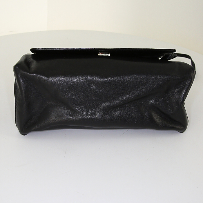 Bolso de mano Fendi en cuero marrón y cuero liso marrón - Detail D5