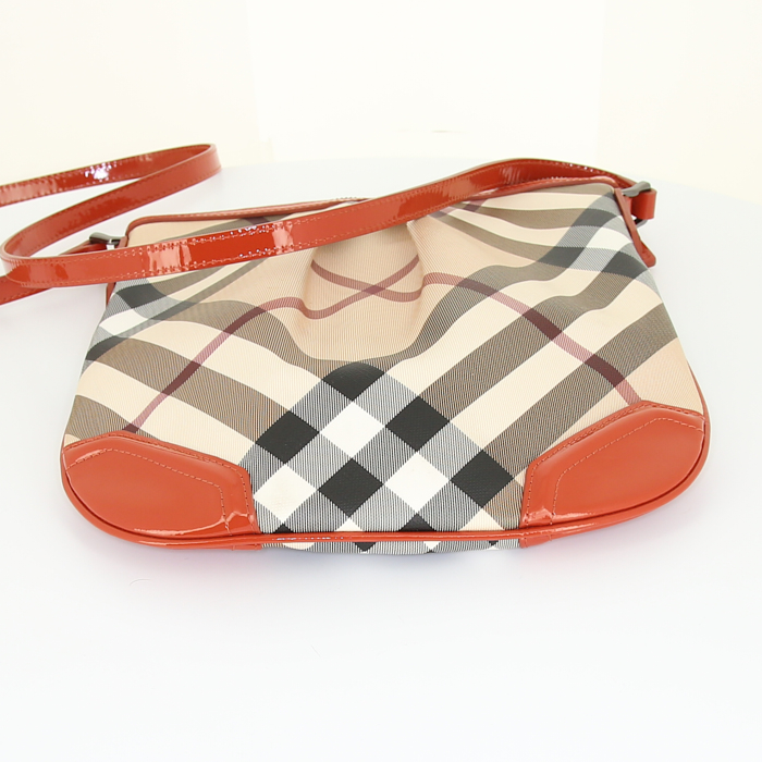 Burberry shoulder bag in beige Haymarket canvas and orange patent leather - Detail D4