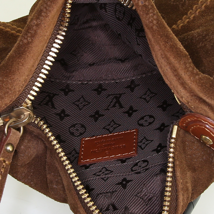 Louis Vuitton Onatah small model handbag in brown Cacao monogram suede and brown leather - Detail D2