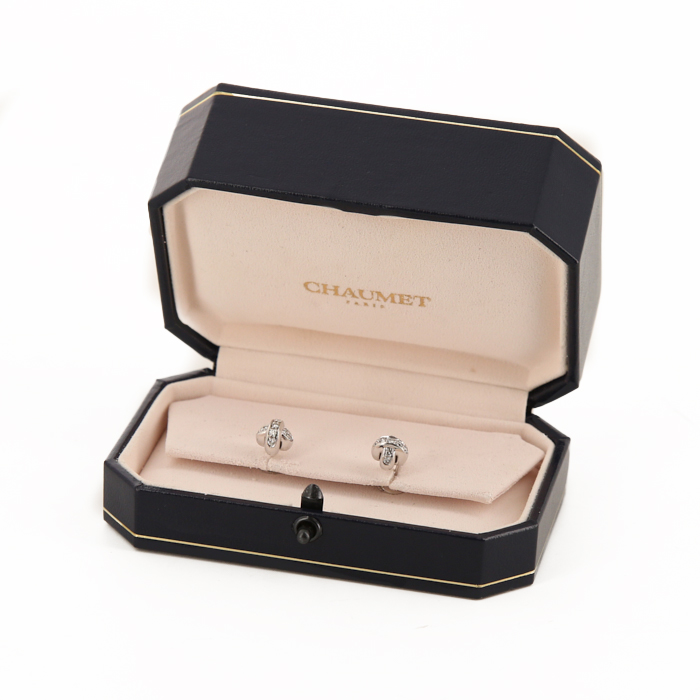 Orecchini a perno Chaumet Lien in oro bianco e diamanti - Detail D2