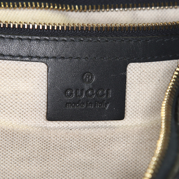 Sac bandoulière Gucci Boston en toile monogram bleue et rouge et cuir bleu - Detail D4