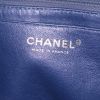 Sac à main Chanel Timeless Maxi Jumbo en cuir matelassé bleu - Detail D4 thumbnail