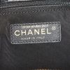 Chanel petit Shopping shopping bag in black grained leather - Detail D3 thumbnail
