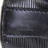Louis Vuitton Sac d'épaule medium model shoulder bag in black epi leather - Detail D4 thumbnail