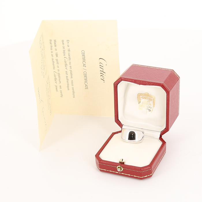 Bague bandeau Cartier Nouvelle Vague en or blanc - Detail D2