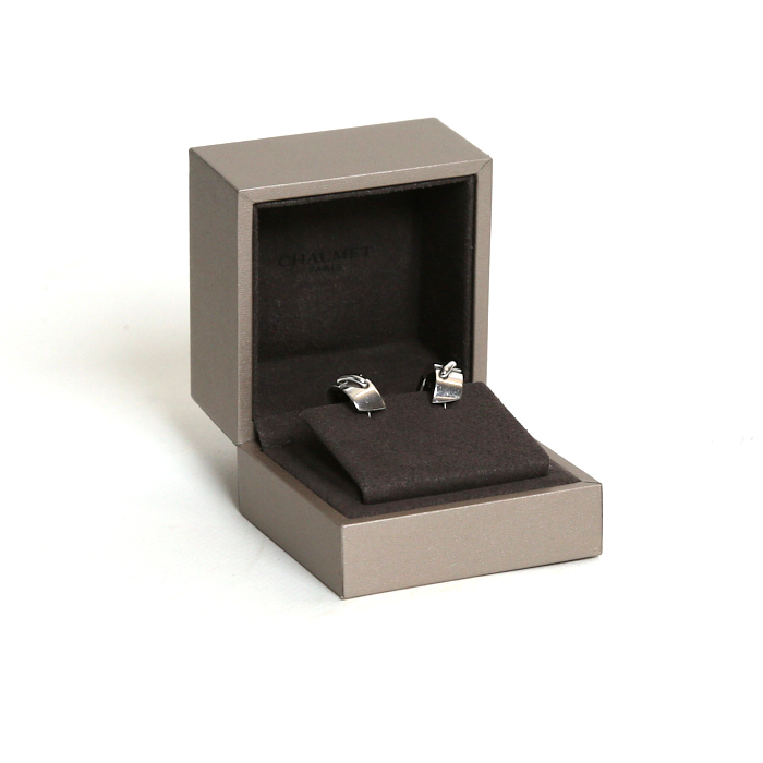 Orecchini a cerchio Chaumet Lien modello piccolo in oro bianco - Detail D2