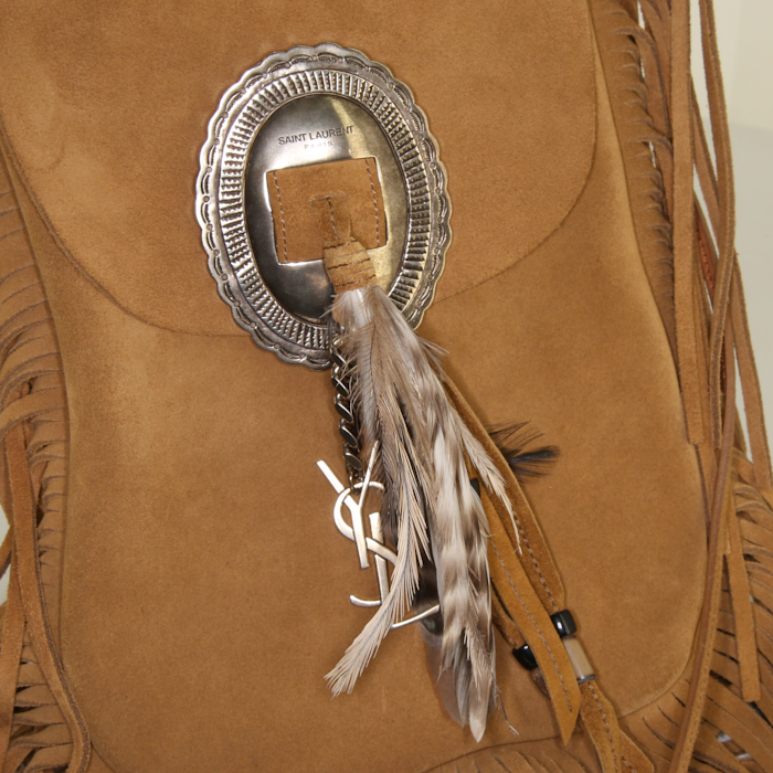 Saint Laurent Anita medium model shoulder bag in brown suede - Detail D3