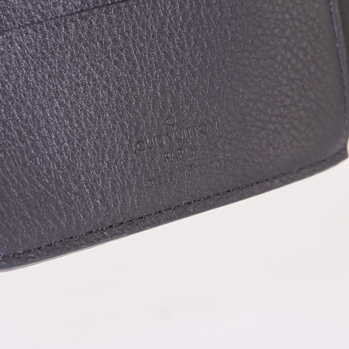 Louis Vuitton Slender wallet in black grained leather - Detail D2