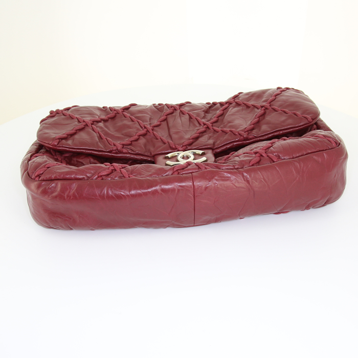 Chanel Timeless Maxi Jumbo handbag in burgundy quilted leather and burgundy canvas - Detail D5