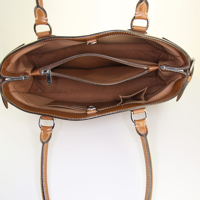 Louis Vuitton Passy large model handbag in brown epi leather - Detail D2