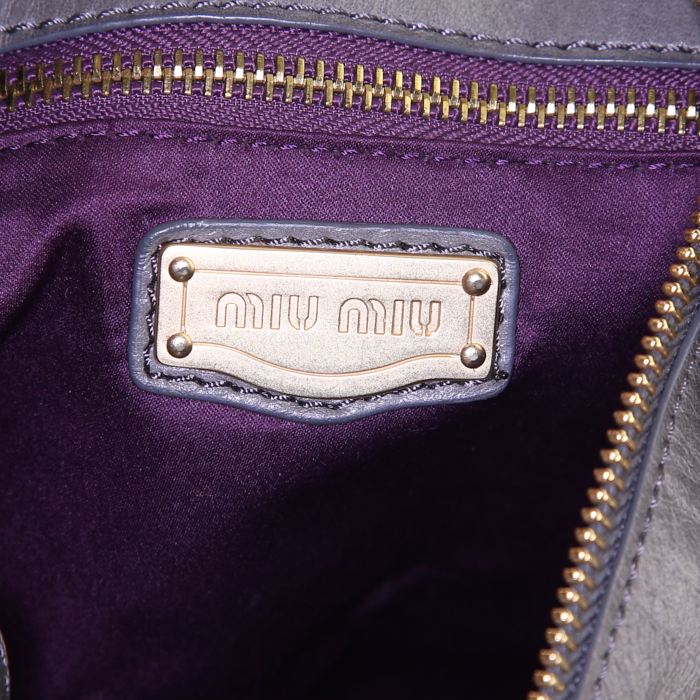 Borsa Miu Miu Coffer in pelle grigia - Detail D4