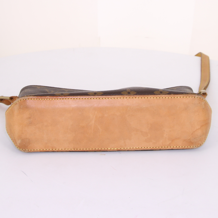 Borsa a tracolla Louis Vuitton Trotteur in tela monogram marrone e pelle naturale - Detail D5