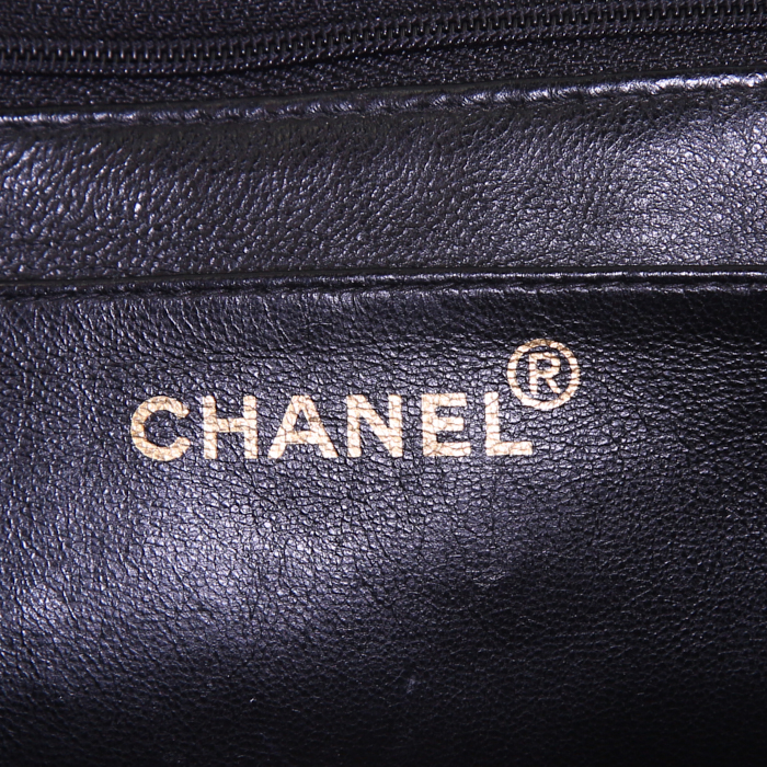 Chanel Timeless jumbo handbag in black quilted leather - Detail D4