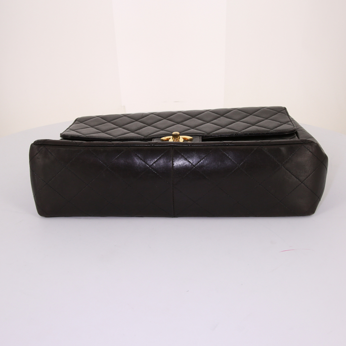 Chanel Timeless jumbo handbag in black quilted leather - Detail D5