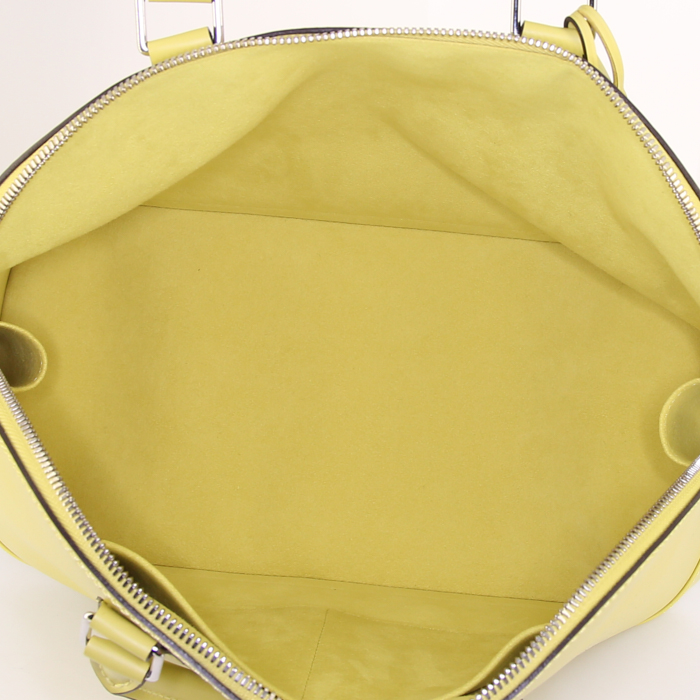 Sac à main Louis Vuitton Alma en cuir épi jaune Lime - Detail D2