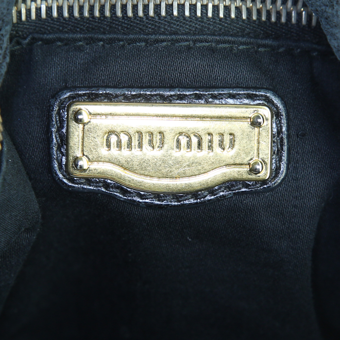 Sac à main Miu Miu Vitello en cuir noir - Detail D4