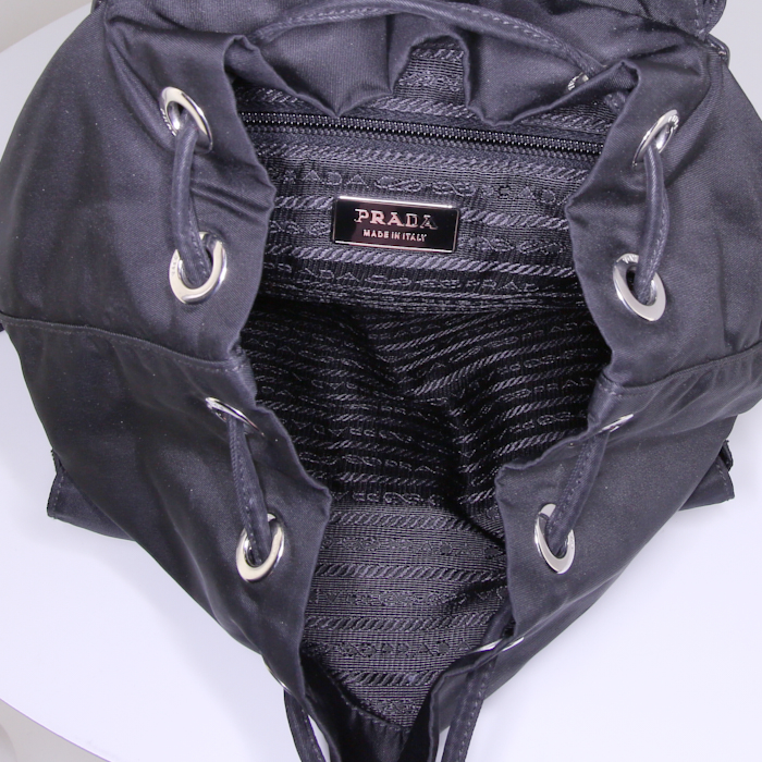 Sac à dos Prada Vintage en toile noire et cuir noir - Detail D2