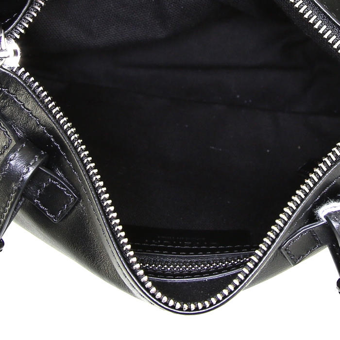 Sac bandoulière Givenchy Pandora petit modèle en cuir noir - Detail D2