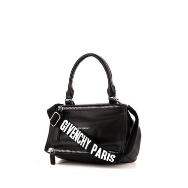 Bolso bandolera Givenchy Pandora modelo pequeño en cuero negro