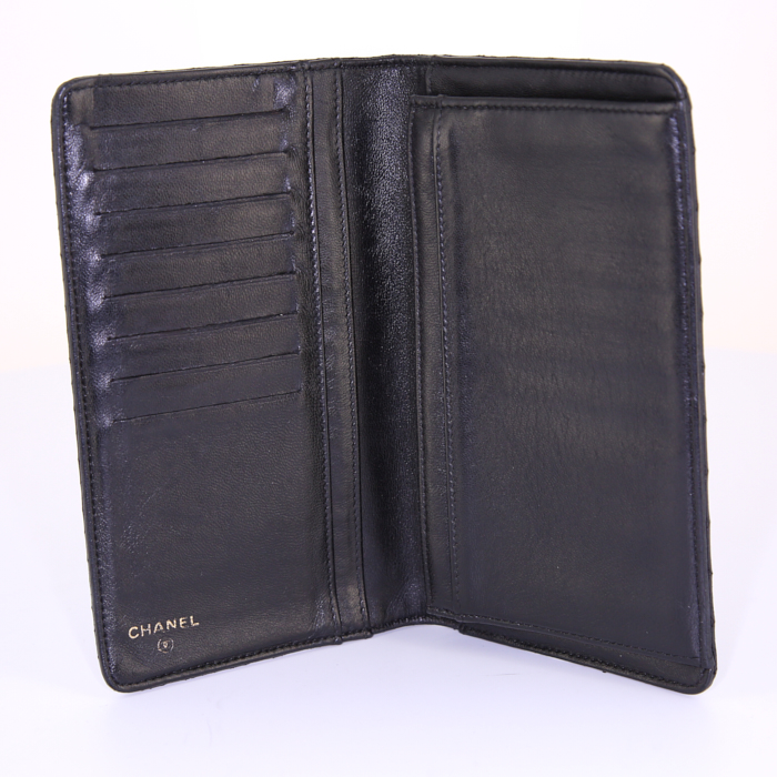 Chanel Camelia - Wallet wallet in black quilted leather - Detail D2