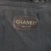 Sac cabas Chanel Grand Shopping en cuir verni noir - Detail D3 thumbnail