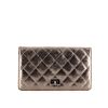 Billetera Chanel Chanel 2.55 - Wallet en cuero acolchado plateado - 360 thumbnail