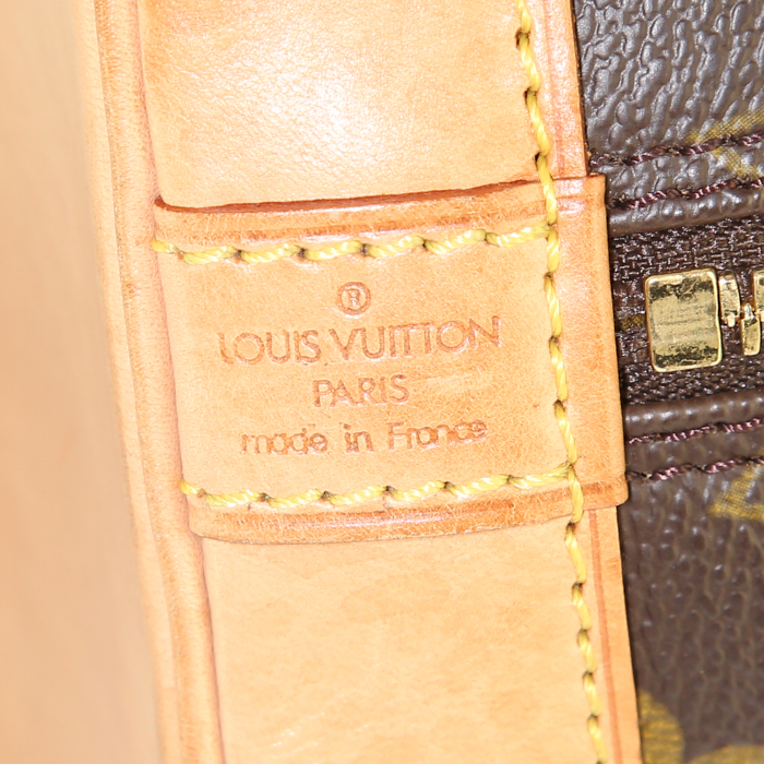 Sac à main Louis Vuitton Alma en toile monogram marron et cuir naturel - Detail D3