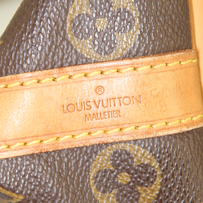 Bolso Cabás Louis Vuitton petit Noé en lona Monogram revestida y cuero natural - Detail D3
