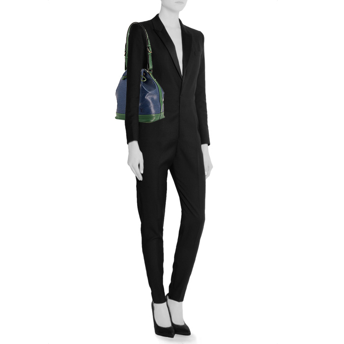 Louis Vuitton Grand Noé large model shopping bag in blue and green bicolor epi leather - Detail D1