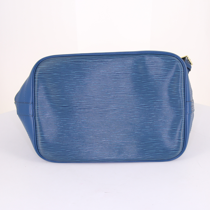 Louis Vuitton Grand Noé large model handbag in blue epi leather - Detail D4