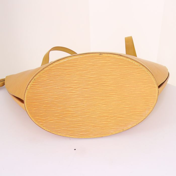 Bolso de mano Louis Vuitton Saint Jacques modelo grande en cuero Epi amarillo - Detail D4