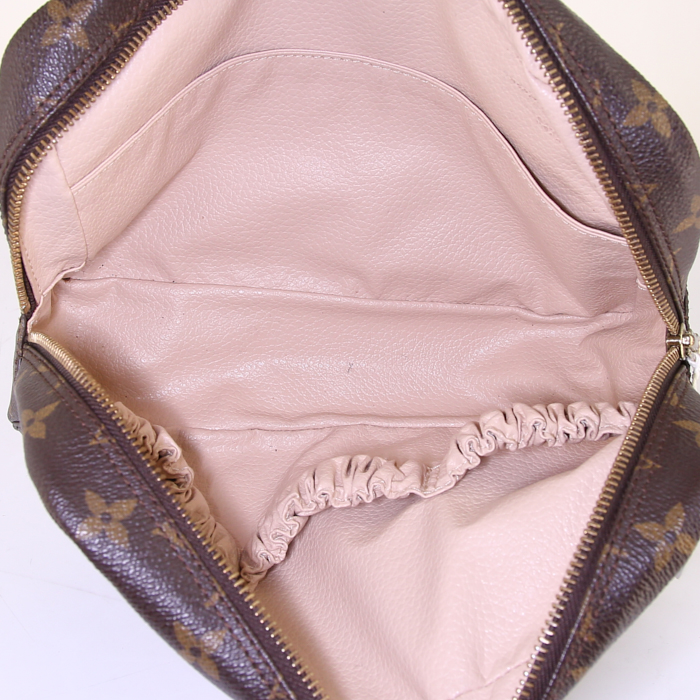 Nécessaire de toilette Louis Vuitton Toiletry en toile monogram - Detail D2