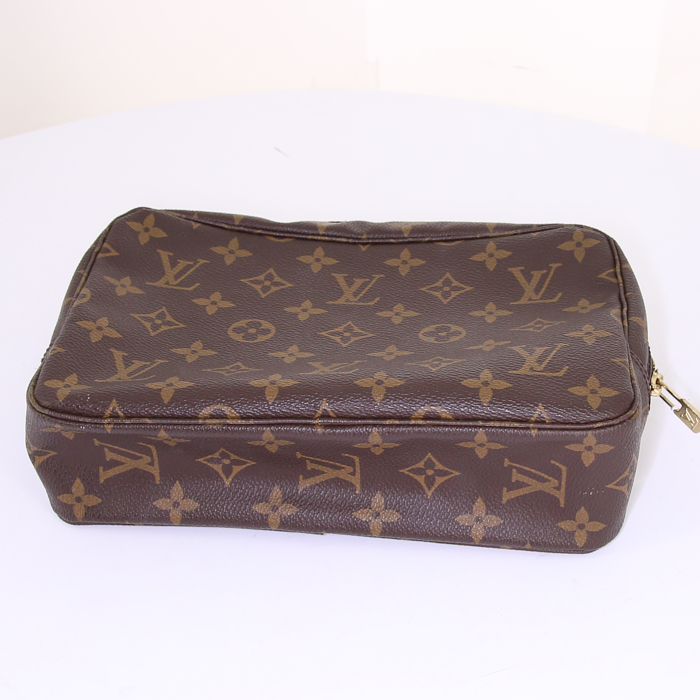 Pochette Louis Vuitton en toile monogram marron - Detail D4