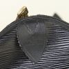 Sac de voyage Louis Vuitton Keepall 55 cm en cuir épi noir - Detail D3 thumbnail