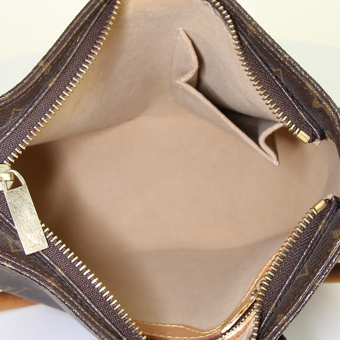 Bolso de mano Louis Vuitton Looping en lona Monogram y cuero natural - Detail D2