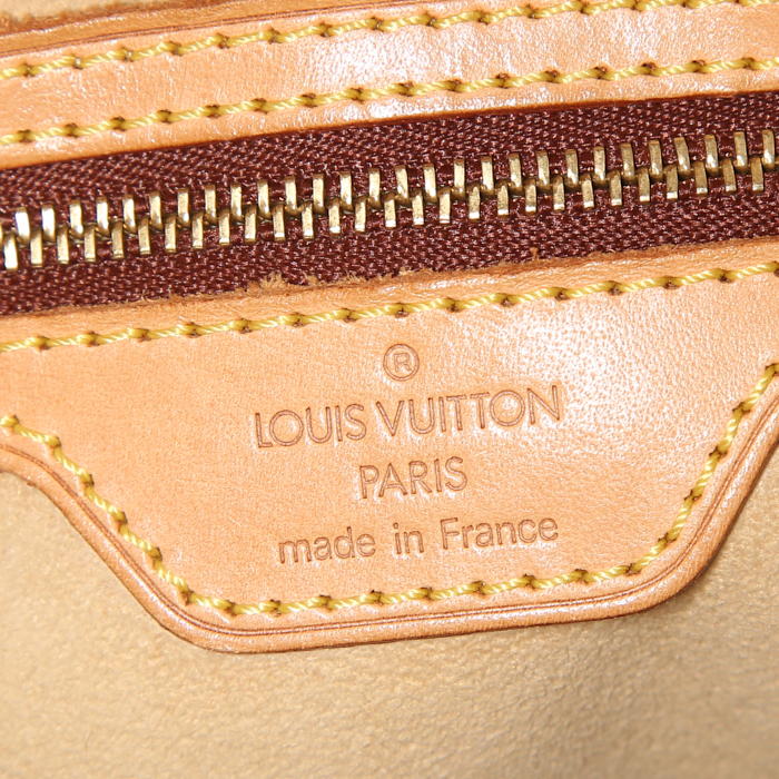 Louis Vuitton Looping handbag in monogram canvas and natural leather - Detail D3