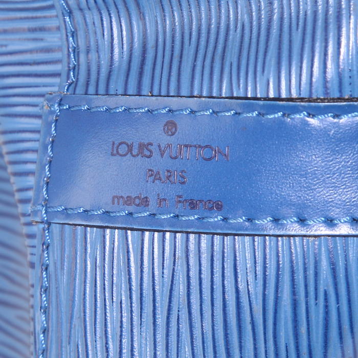 Louis Vuitton petit Noé handbag in blue epi leather - Detail D3