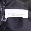 Bolso de mano Bottega Veneta en cuero negro - Detail D3 thumbnail