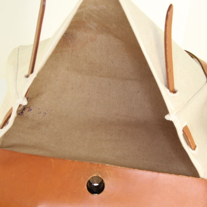 Bolso de mano Hermes Herbag en lona beige y cuero natural - Detail D2
