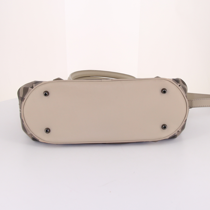 Burberry Northfield handbag in beige Haymarket canvas and beige leather - Detail D5