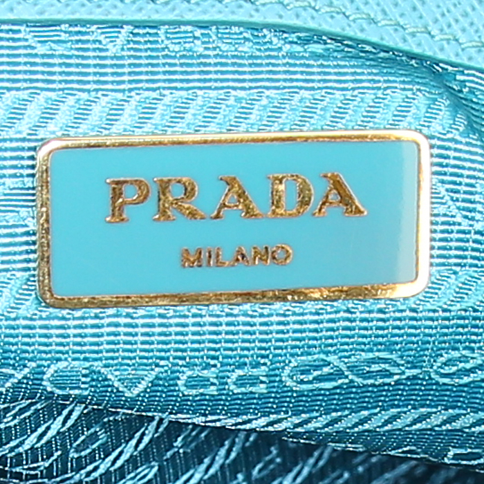 Bolso de mano Prada Galleria modelo pequeño en cuero saffiano turquesa - Detail D4