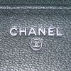 Sac bandoulière Chanel Wallet on Chain en cuir irisé vert - Detail D3 thumbnail