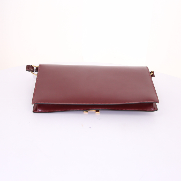 Bolso de mano Hermès en cuero box color burdeos - Detail D4