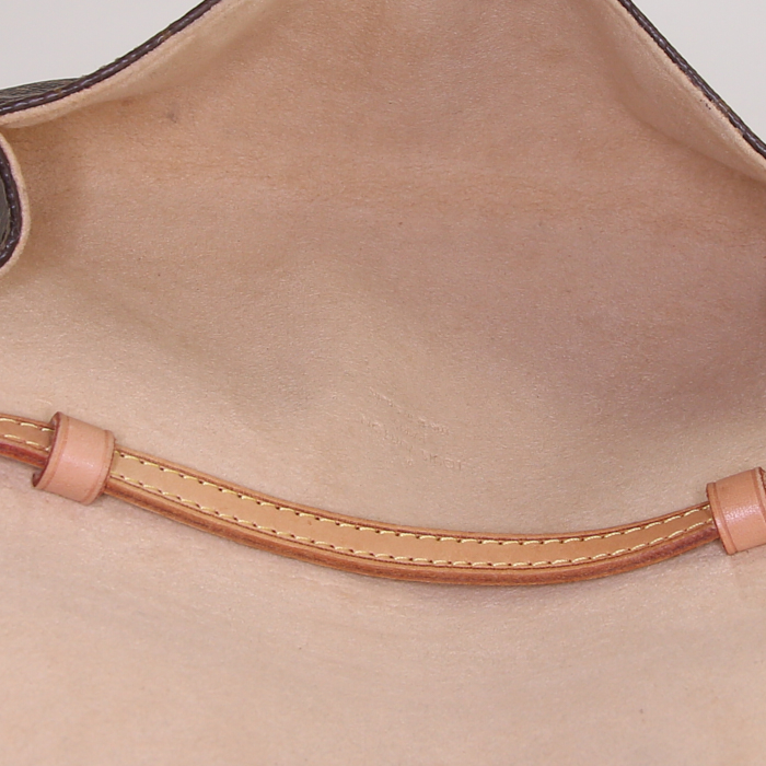 Bolso bandolera Louis Vuitton Twin modelo pequeño en lona Monogram marrón y cuero natural - Detail D2
