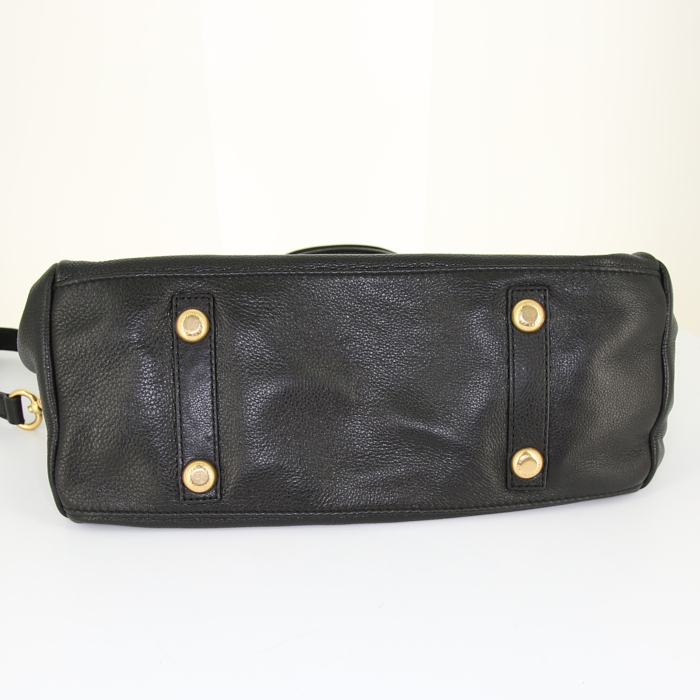 Bolso de mano Marc Jacobs en cuero granulado negro - Detail D5