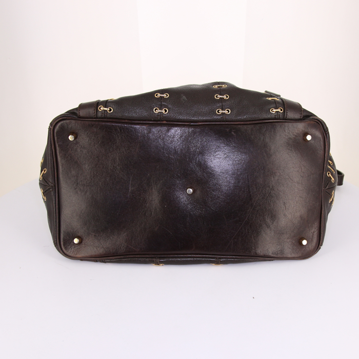 Bolso bandolera Burberry Lowry en cuero marrón y charol marrón - Detail D5