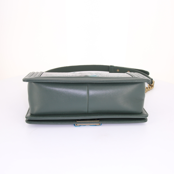 Borsa a tracolla Chanel Boy in pitone verde e pelle verde - Detail D5