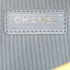 Sac bandoulière Chanel Boy en cuir matelassé jaune - Detail D4 thumbnail