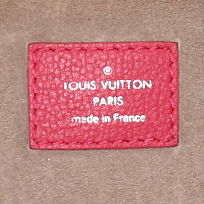 Sac à main Louis Vuitton Lockit  en cuir rouge - Detail D4