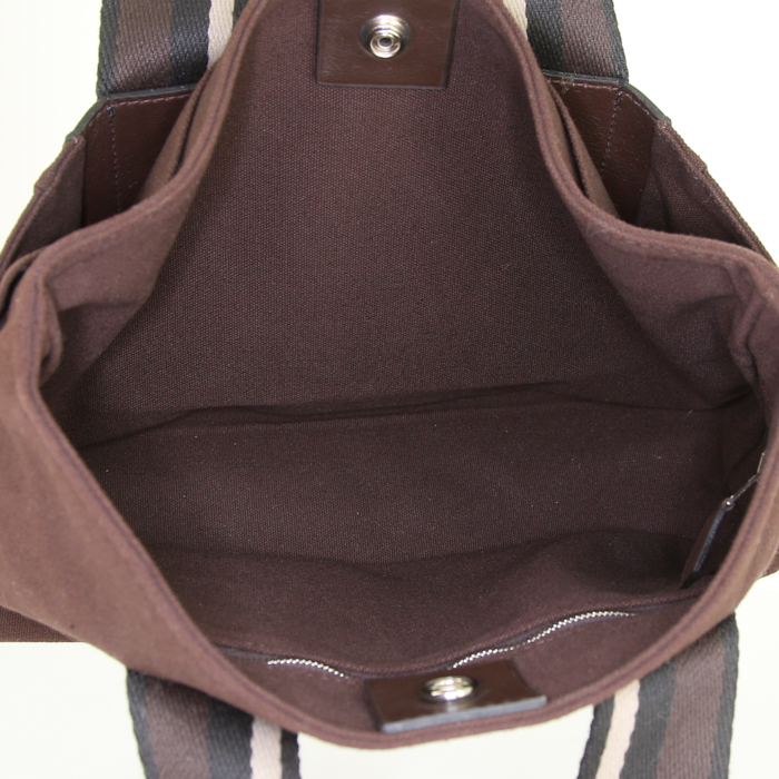 Bolso de mano Hermès Troca modelo pequeño en lona marrón oscuro y cuero marrón - Detail D2